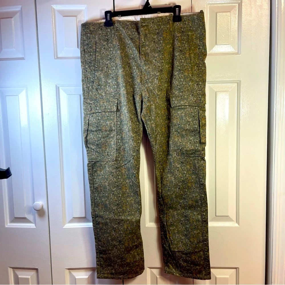 Levi's slim straight men's‎ cargo pants size 36/30 NEW with tags M1
